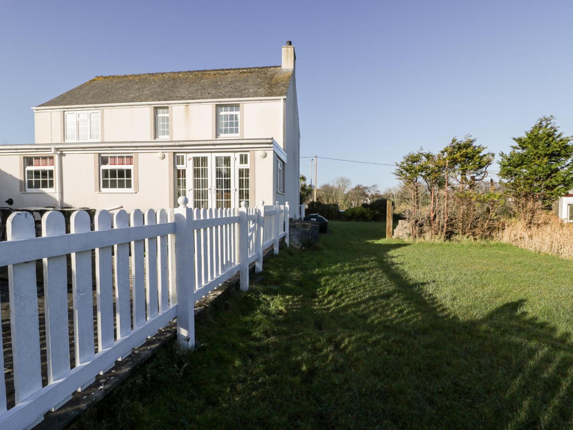 Holiday home Halcyon Moelfre
