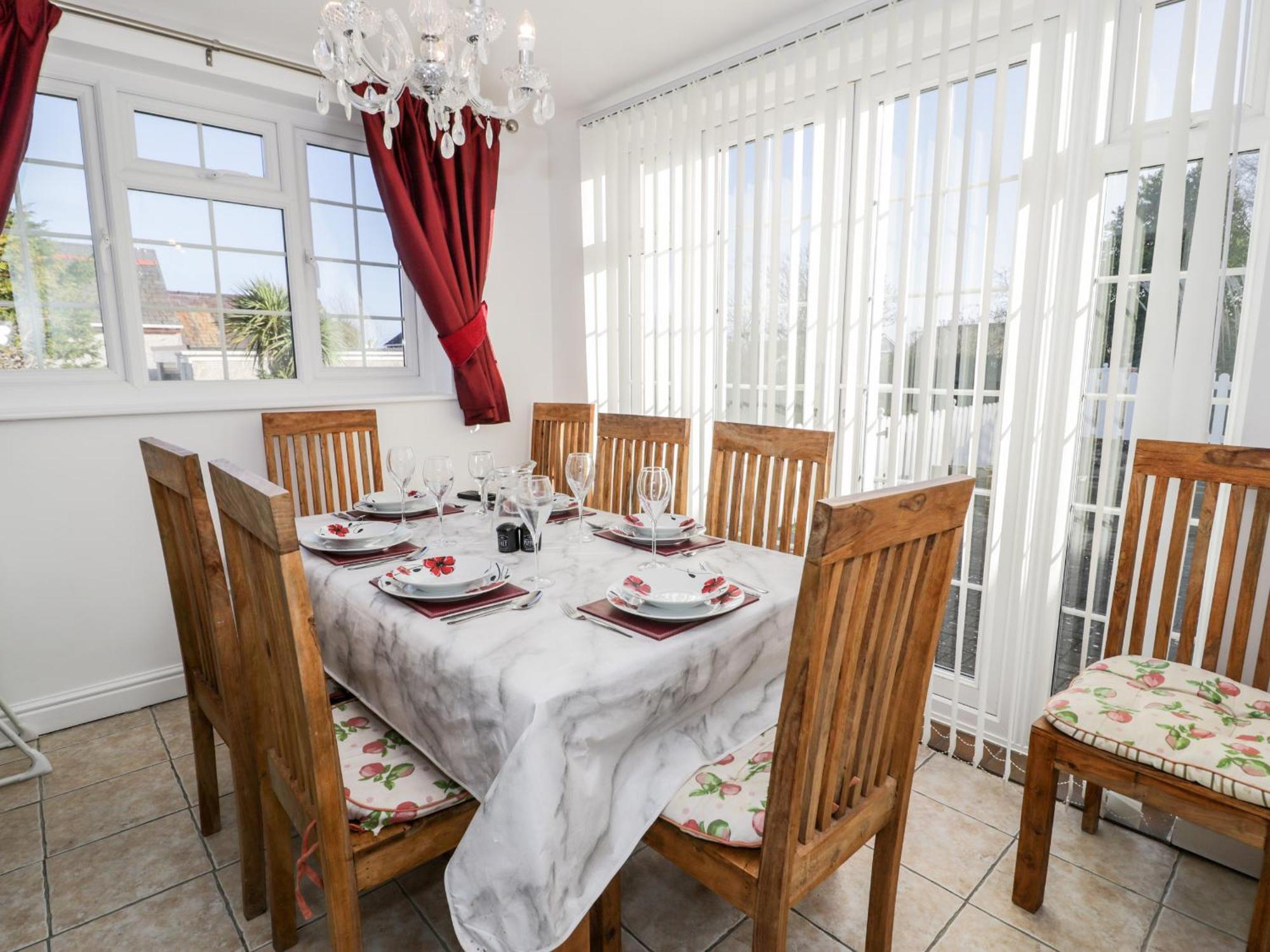 Holiday home Halcyon Moelfre