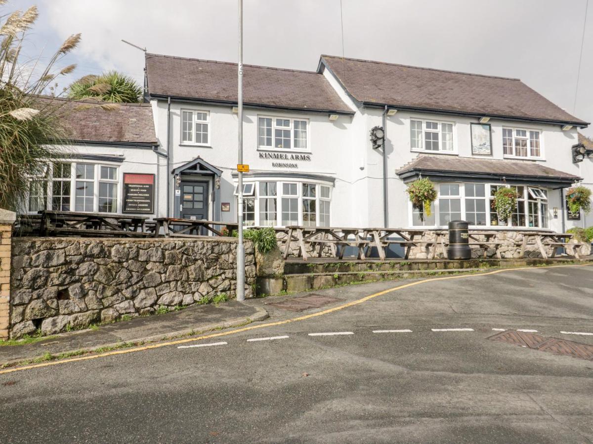 Holiday home Halcyon Moelfre